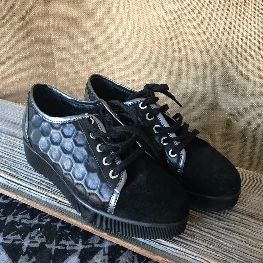 NWOT Aquatalia Aida Platform Fashion Sneaker